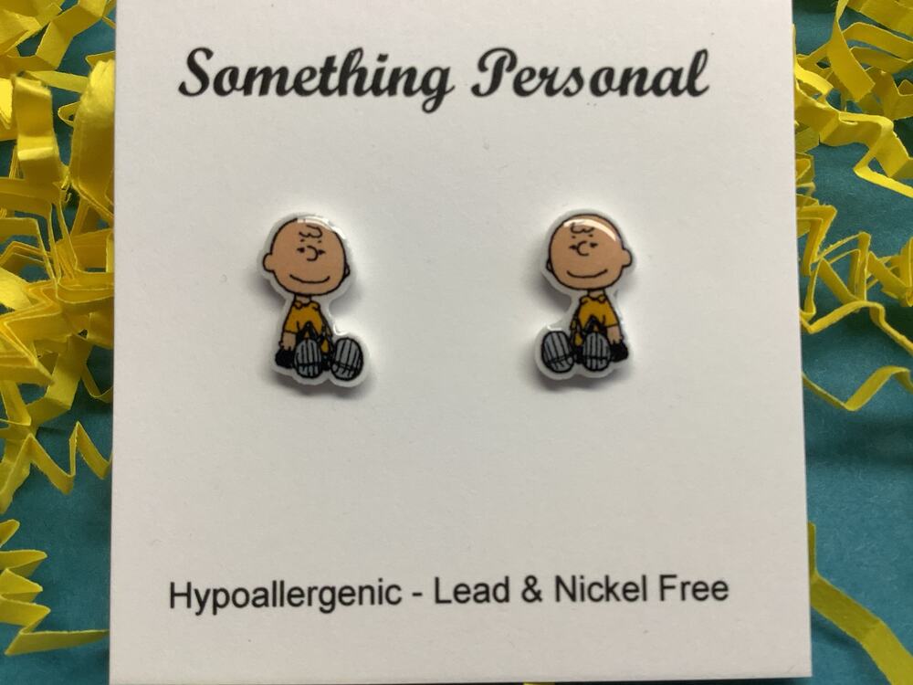 Sitting Charlie Brown Stud Earrings - Peanuts and the Gang - Gift Boxed